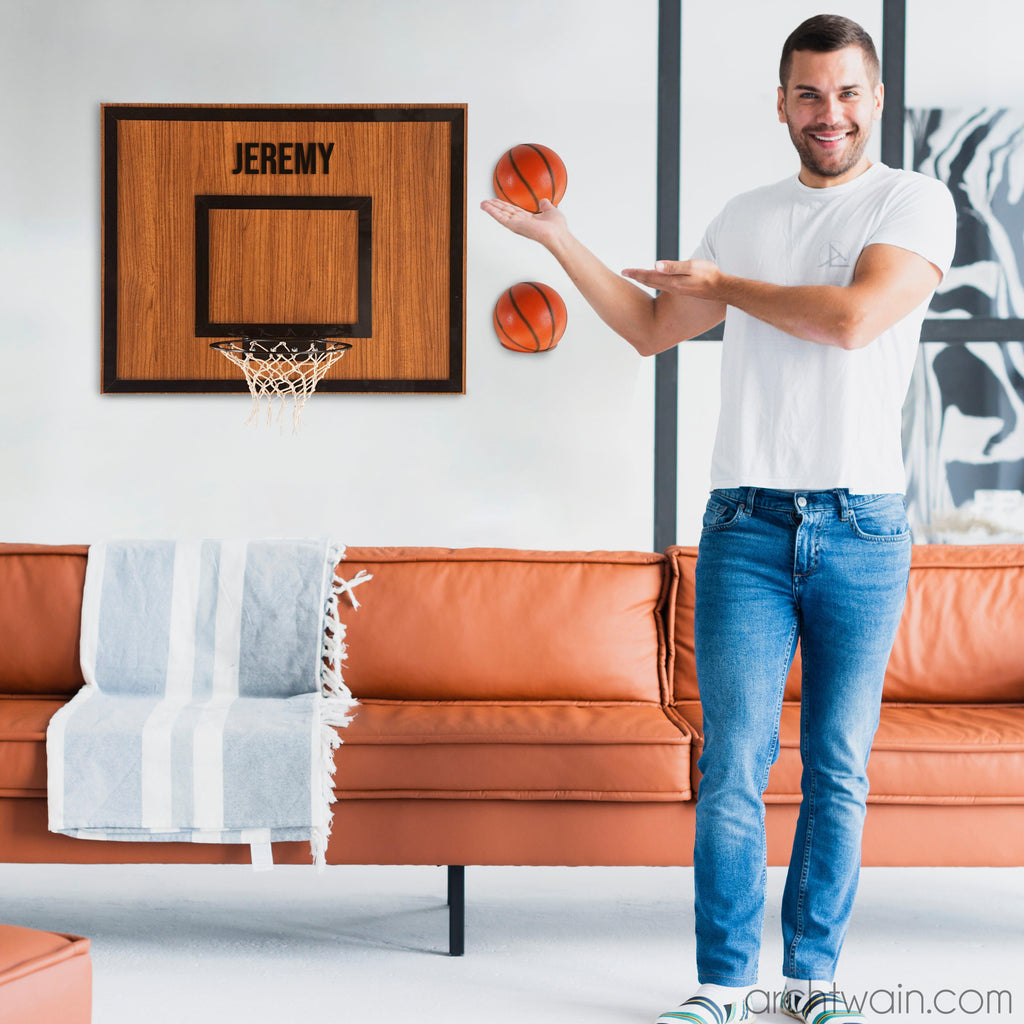 Kişiye özel ceviz ahşap basketbol potası, isim detayı